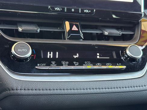 Certified 2025 Toyota Corolla SE image 23