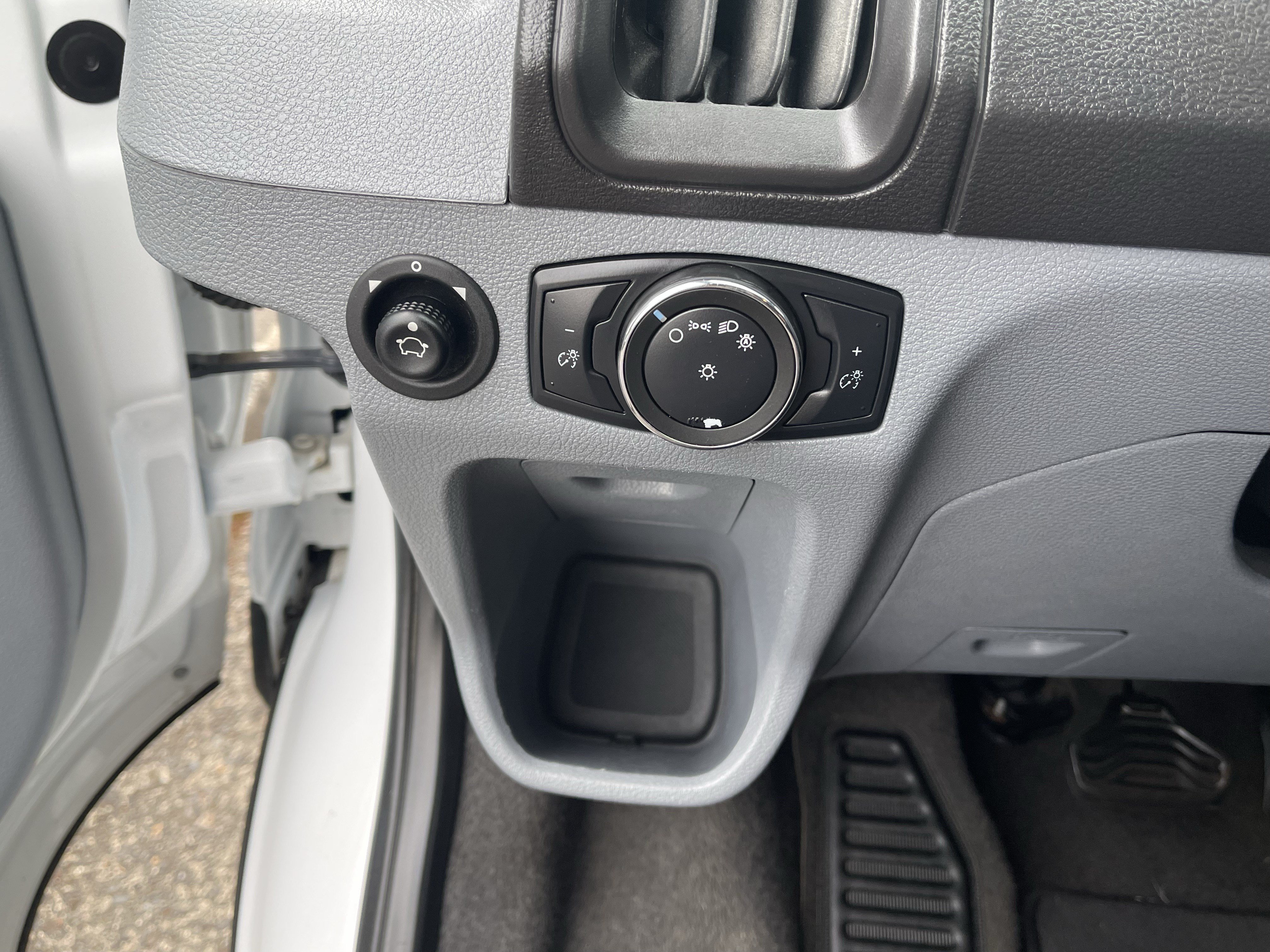Used 2019 Ford Transit 350 XLT RWD image 22