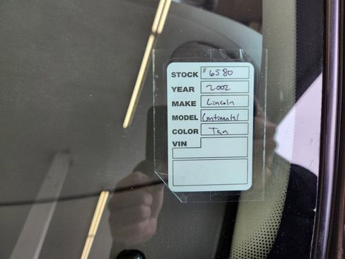 Used 2002 Lincoln Continental image 24