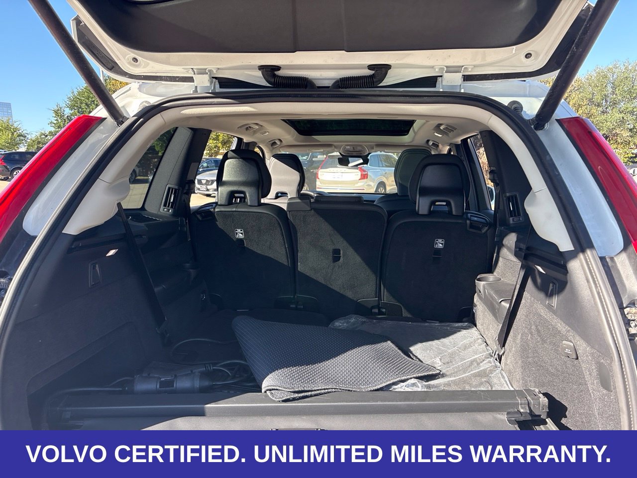 Certified 2024 Volvo XC90 T8 Plus w/ Protection Package Premier AWD/4WD image 11