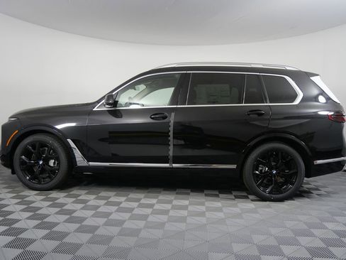Used 2025 BMW X7 xDrive40i w/ Premium Package image 6