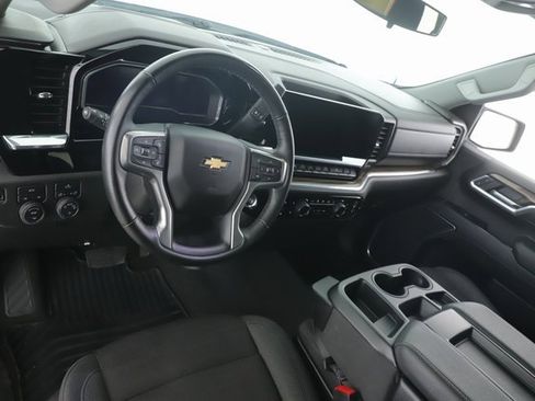 Used 2025 Chevrolet Silverado 1500 LT image 17