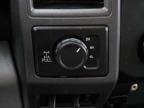 Used 2019 Ford F250 XL w/ Power Equipment Group image 28