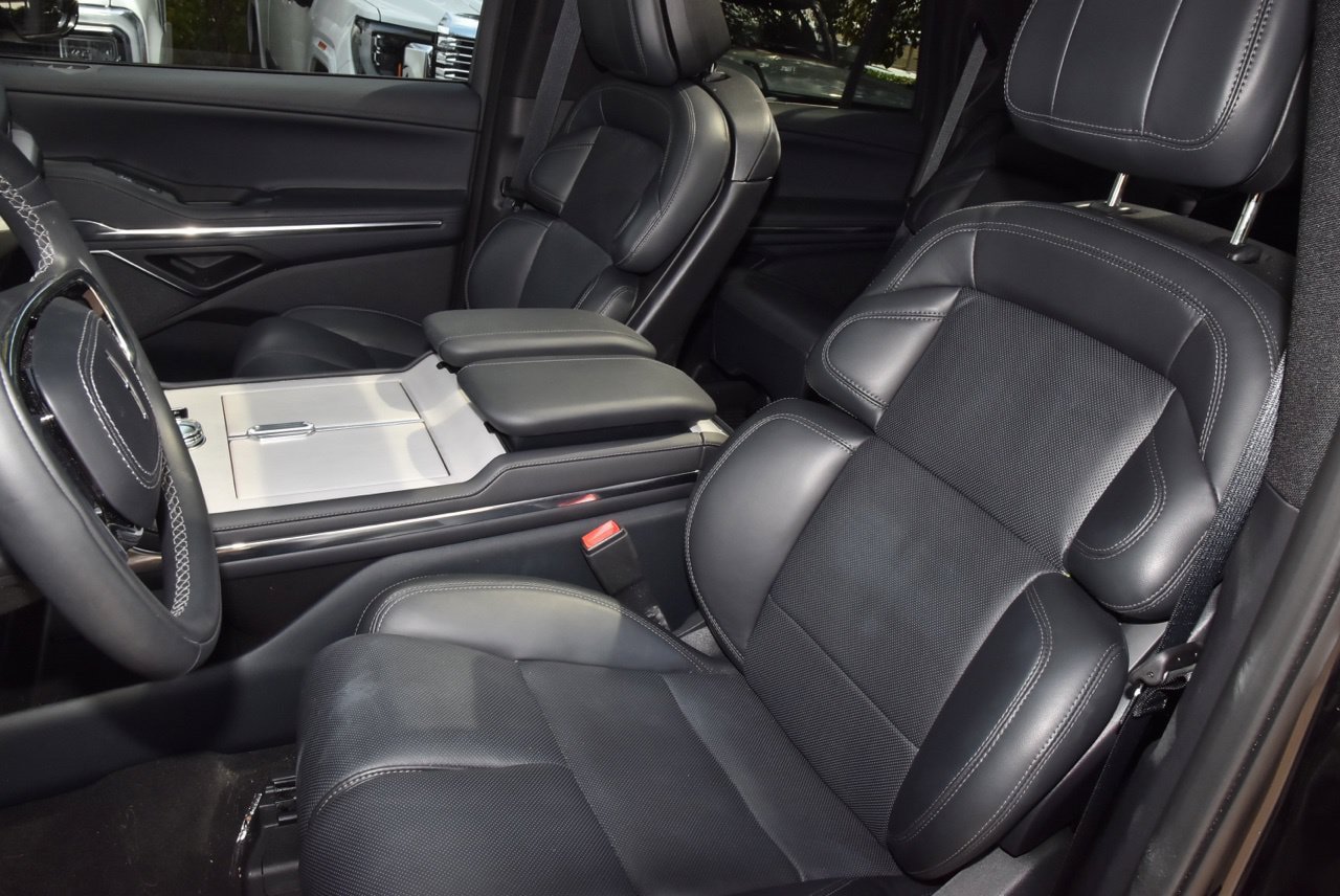 New 2026 Lincoln Navigator Reserve w/ Jet Appearance Package AWD/4WD image 36