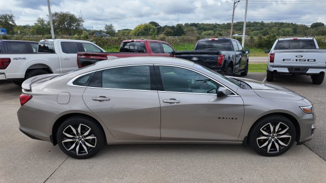 Used 2025 Chevrolet Malibu RS FWD image 8
