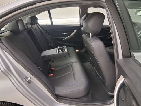 Used 2018 BMW 320i Sedan RWD image 31