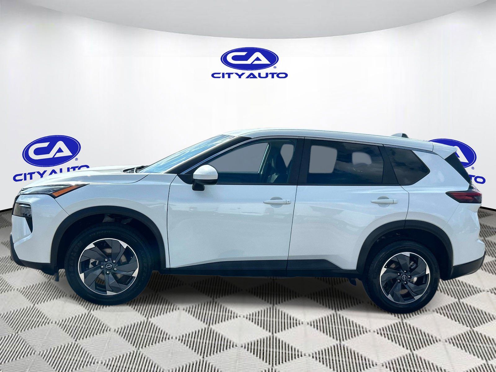 Used 2024 Nissan Rogue SV FWD image 7