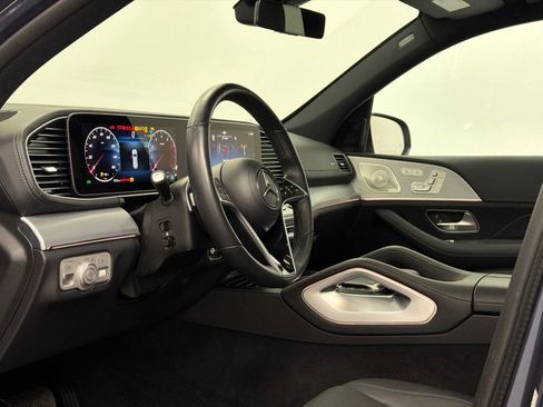 Used 2025 Mercedes-Benz GLS 450 4MATIC image 15