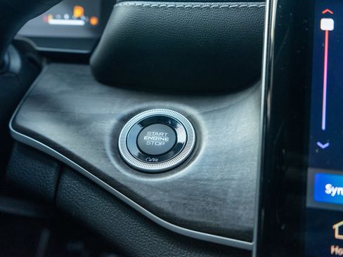 Used 2023 Jeep Grand Cherokee L Limited w/ Luxury Tech Group II image 23