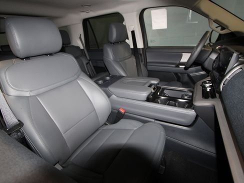 New 2026 Ford Expedition Active image 20