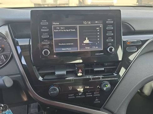 Used 2021 Toyota Camry SE image 19