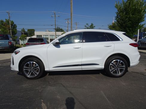 Certified 2025 Audi Q5 Premium Plus w/ Premium Plus AWD/4WD image 2