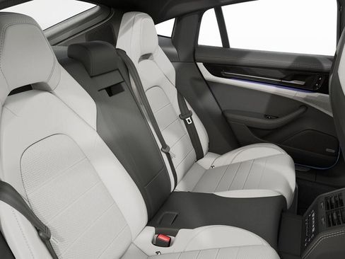 New 2026 Porsche Panamera 4 image 6