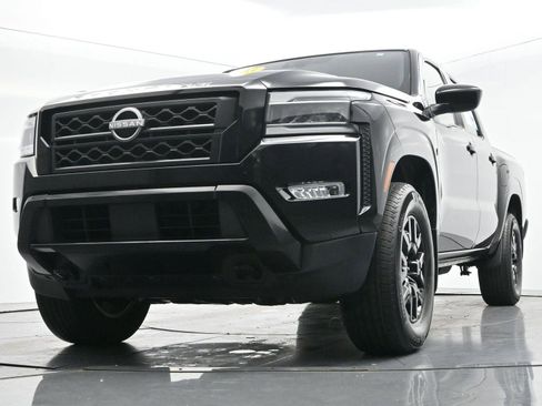 Used 2023 Nissan Frontier SV w/ Midnight Edition Package image 45