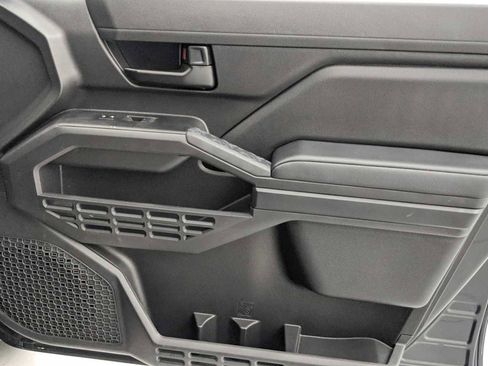 Used 2025 Toyota Tacoma SR image 22