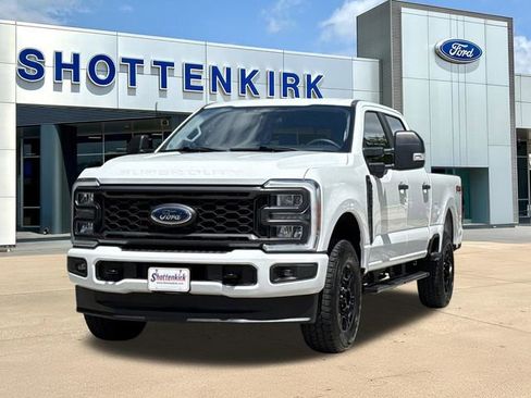Used 2023 Ford F250 XL w/ STX Appearance Package AWD/4WD image 3