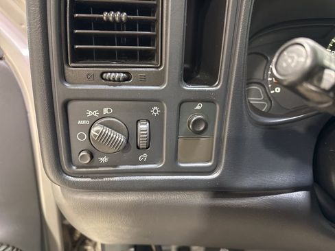 Used 2006 Chevrolet Silverado 1500 W/T image 11