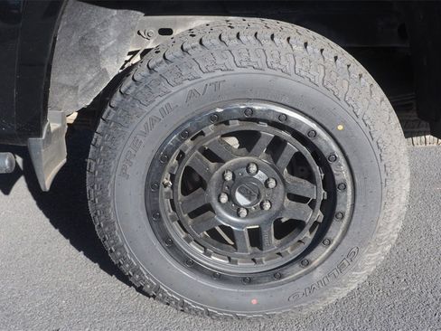 Used 2019 Chevrolet Colorado Z71 image 9