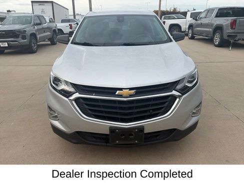 Used 2021 Chevrolet Equinox LS w/ LS Convenience Package AWD/4WD image 5