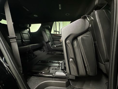 Used 2025 GMC Yukon Denali AWD/4WD image 19