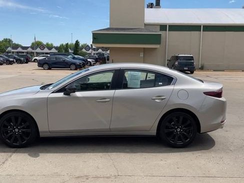 Used 2024 MAZDA MAZDA3 s FWD image 5