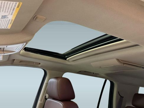 Used 2015 Chevrolet Tahoe LTZ AWD/4WD image 16