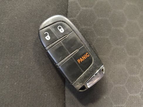 Used 2018 Jeep Compass Sport w/ Tech Group FWD image 32