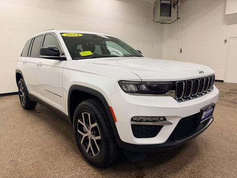 Used 2024 Jeep Grand Cherokee Limited image 9