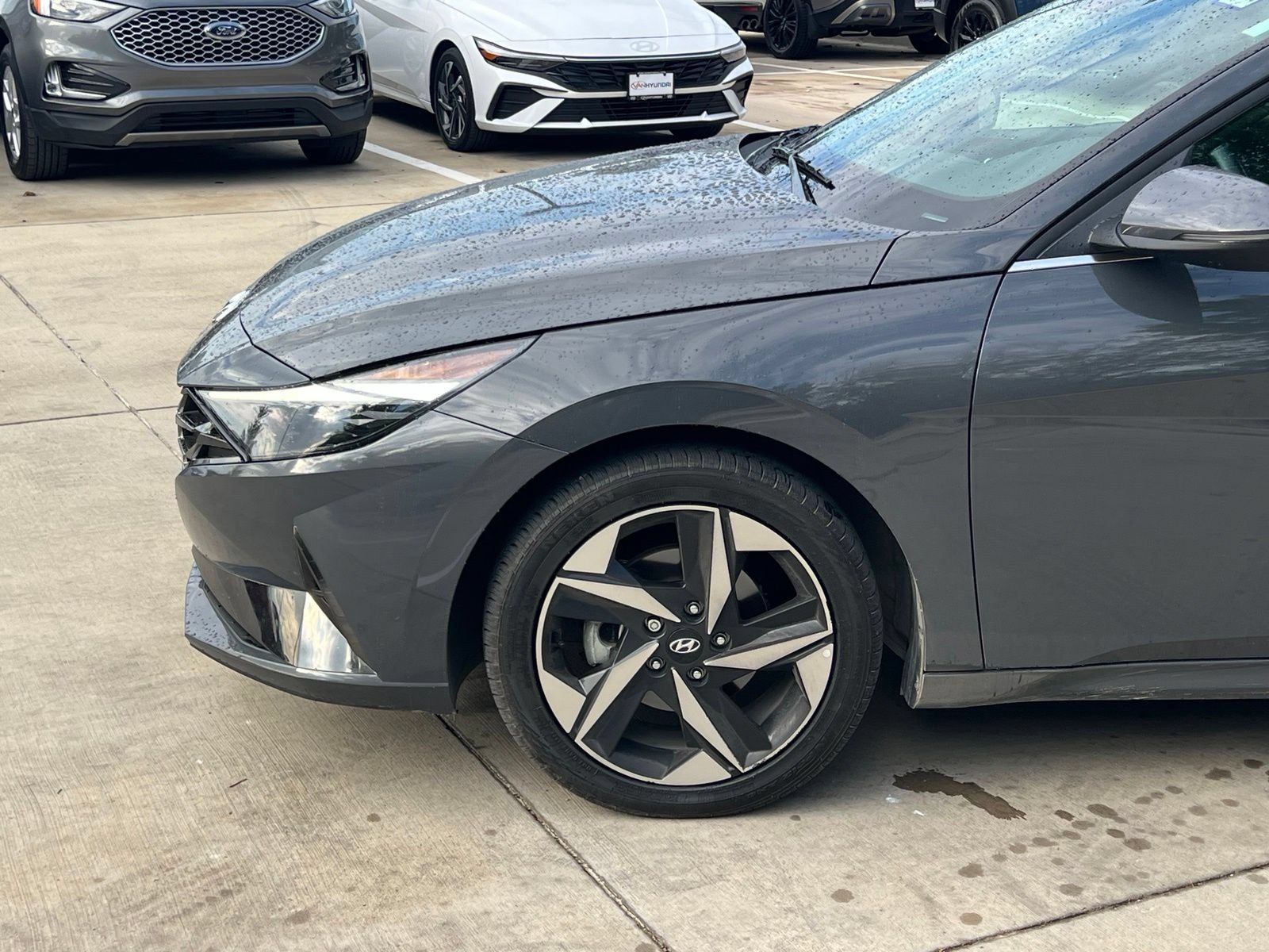 Certified 2023 Hyundai Elantra Limited w/ Preferred Accessory Package FWD image 8
