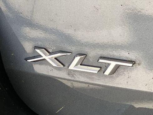 Used 2021 Ford Explorer XLT AWD/4WD image 12