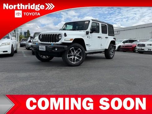 Used 2024 Jeep Wrangler Unlimited w/ Convenience Group image 2