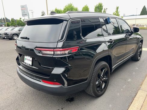 Used 2023 Jeep Grand Cherokee L Laredo AWD/4WD image 9