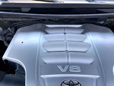 Used 2013 Toyota Land Cruiser AWD/4WD image 32
