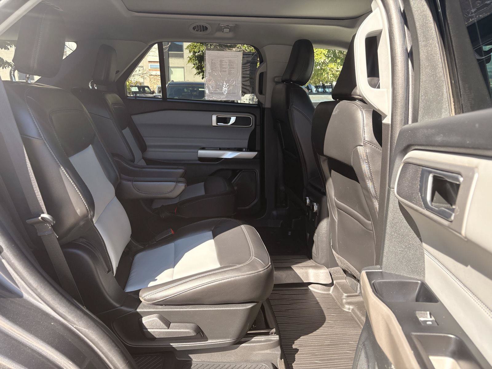 Used 2023 Ford Explorer XLT w/ Equipment Group 202A AWD/4WD image 11