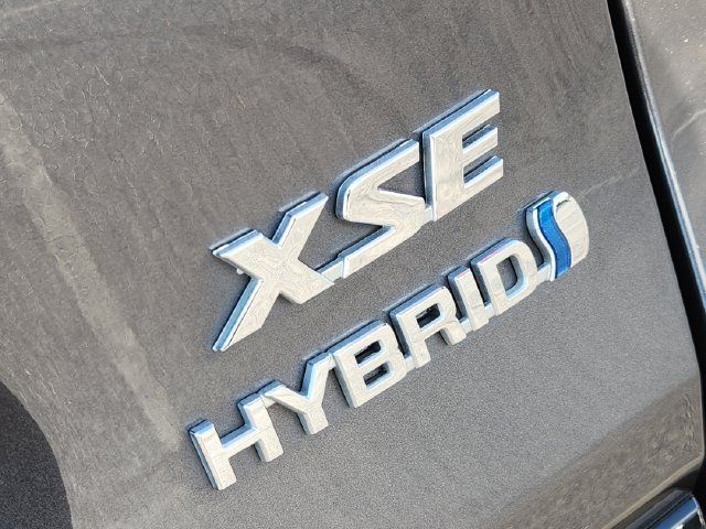 Used 2023 Toyota RAV4 XSE AWD/4WD image 6