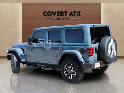 Used 2026 Jeep Wrangler Unlimited Sahara w/ Safety Group AWD/4WD image 3