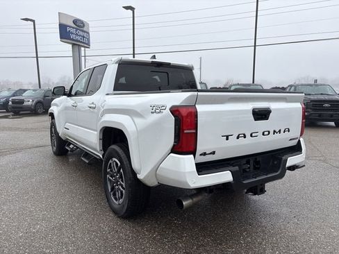 Used 2024 Toyota Tacoma TRD Sport w/ TRD Sport Premium Package image 17