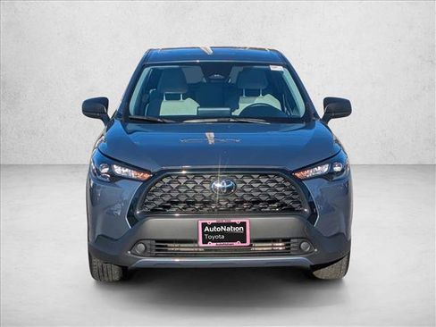 Used 2024 Toyota Corolla Cross L image 2