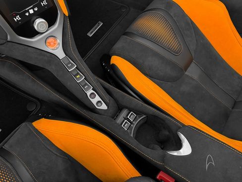 Used 2026 McLaren 750S Spider RWD image 20