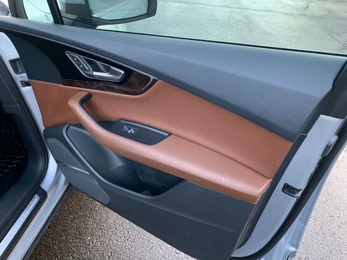 Used 2018 Audi Q7 3.0T Premium Plus w/ Premium Plus Package image 17