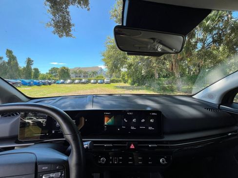 Used 2026 Kia Sportage LX FWD image 32