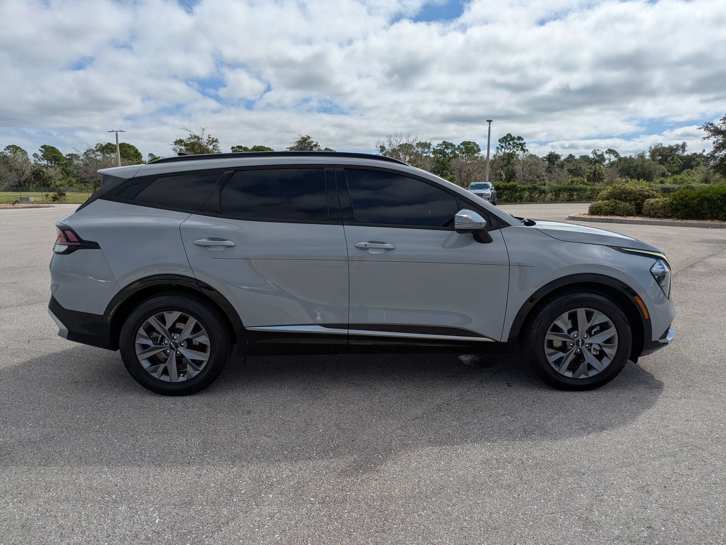 Used 2023 Kia Sportage SX FWD image 3