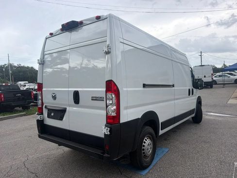 Used 2025 RAM ProMaster 2500 w/ Convenience Group FWD image 7