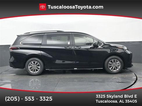 New 2026 Toyota Sienna XLE image 1