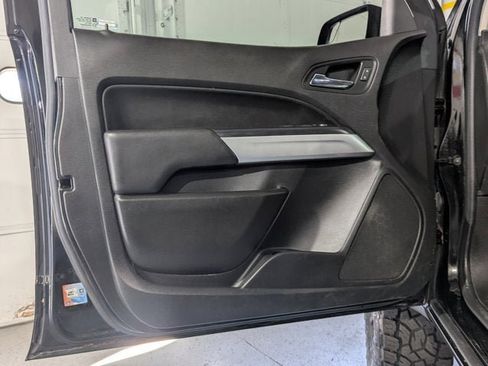 Used 2018 Chevrolet Colorado ZR2 w/ ZR2 Midnight Special Edition image 17
