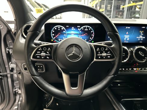 Certified 2023 Mercedes-Benz GLA 250 4MATIC image 39