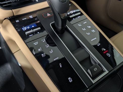 New 2026 Porsche Macan S image 33