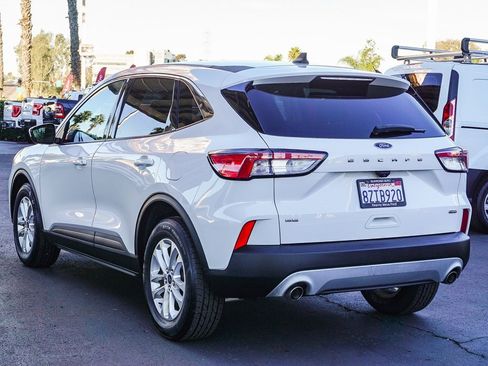 Used 2021 Ford Escape SE image 9