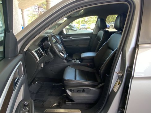 Certified 2023 Volkswagen Atlas SE w/ Black Wheel Package AWD/4WD image 38