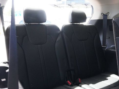 Used 2023 Kia Sorento S w/ Panoramic Sunroof Package AWD/4WD image 33